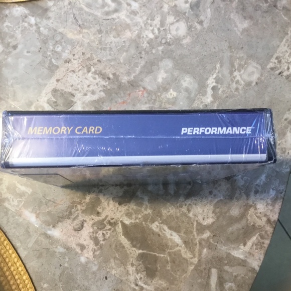 Bonus*NINTENDO 64 MEMORY CARD PERFORMANCE & STORAGE CASE holds 3 cards. - Picture 5 of 7